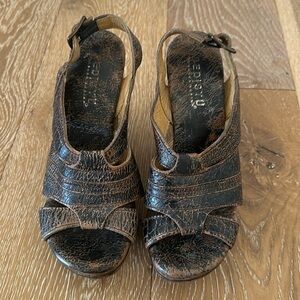 BED STU “ Gayle Cobbler Series” slingback wedge platform sandals. Size 6. EUC!!